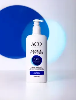 ACO Hydrating Micellar Cleansing Gel mot en blå och vit bakgrund.